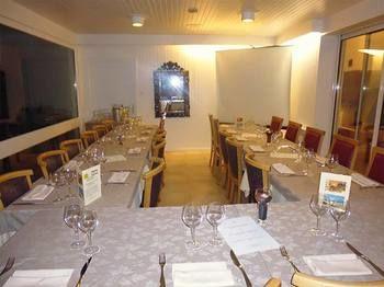 Hostellerie Des Enclos Guimiliau Buitenkant foto