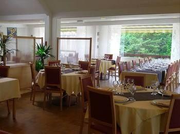 Hostellerie Des Enclos Guimiliau Buitenkant foto