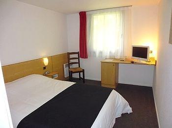 Hostellerie Des Enclos Guimiliau Buitenkant foto