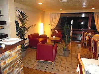 Hostellerie Des Enclos Guimiliau Buitenkant foto