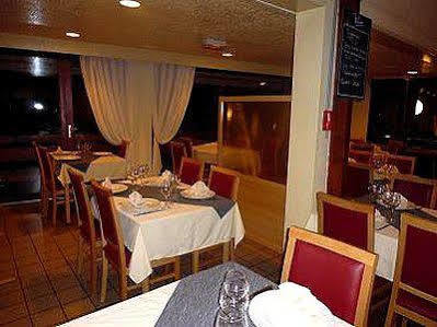 Hostellerie Des Enclos Guimiliau Buitenkant foto